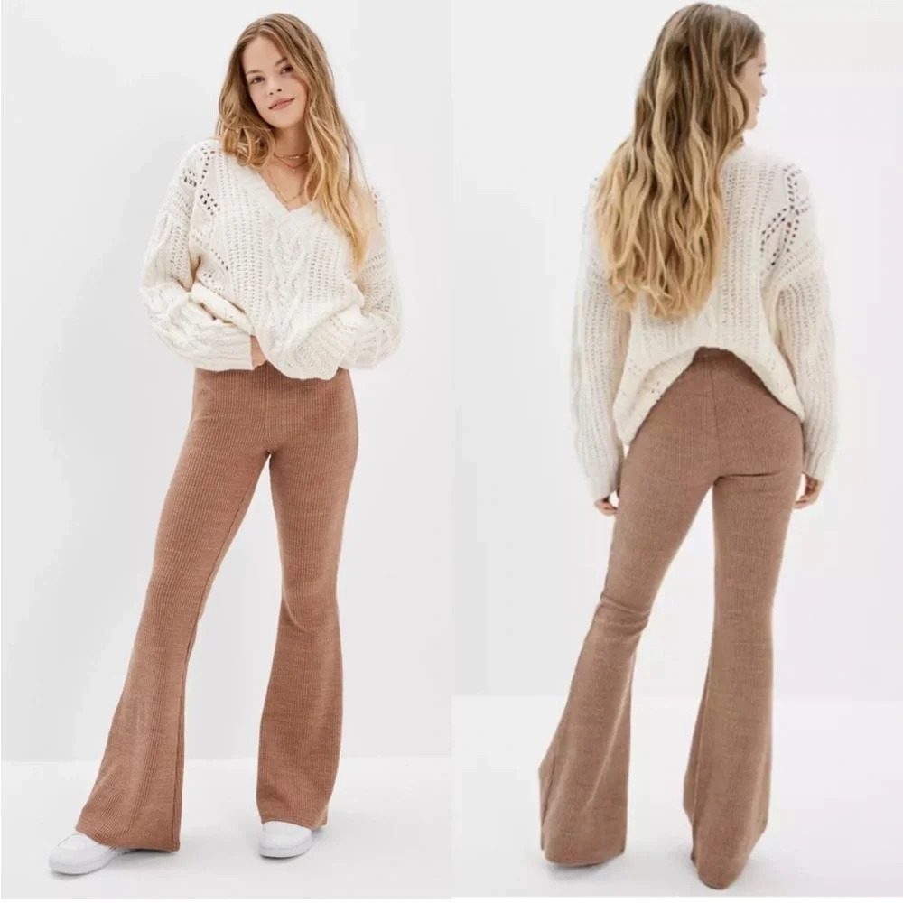 American Eagle | Super High-Waisted Sweater Flare Pant M Tan Brown‎ Ribbed
